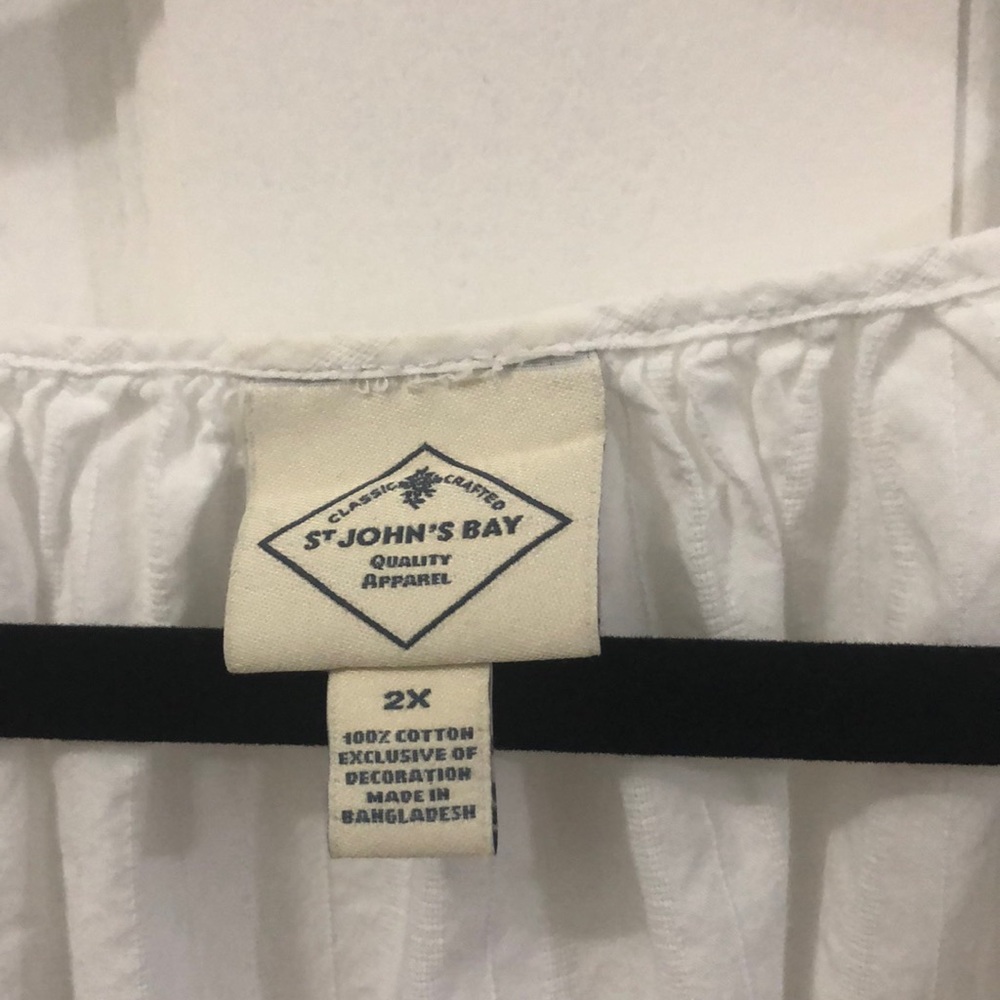 Peasant blouse white with varied colors on sleeves and neckline